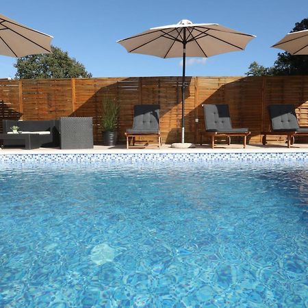 Apartman Debora Sa Privatnim Bazenom Пула Екстериор снимка