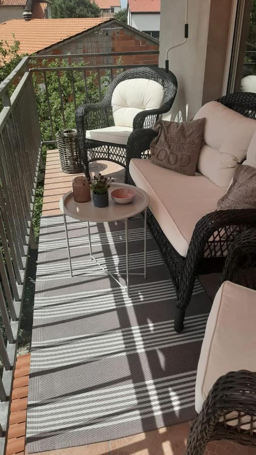 Apartman Debora Sa Privatnim Bazenom Пула Екстериор снимка